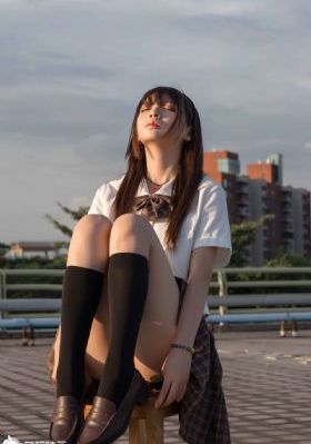 亚洲欧美先锋中文美腿_HD电影在线看