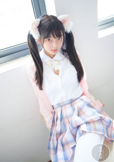 欧美白色短袖_免费高清日本成人在线
